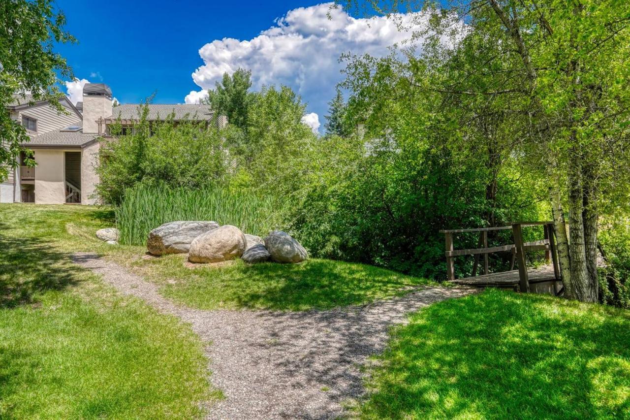 Riverfront Family-Friendly Condo Avon Exteriör bild